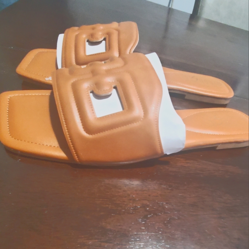 BRAND NEW elegant cognac tan slides, size 9